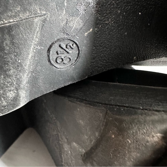 Women's Black Knee-High Boots Size 8.5 - Picture 9 of 10